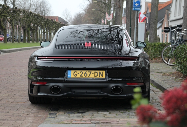 Porsche 992 Carrera 4S