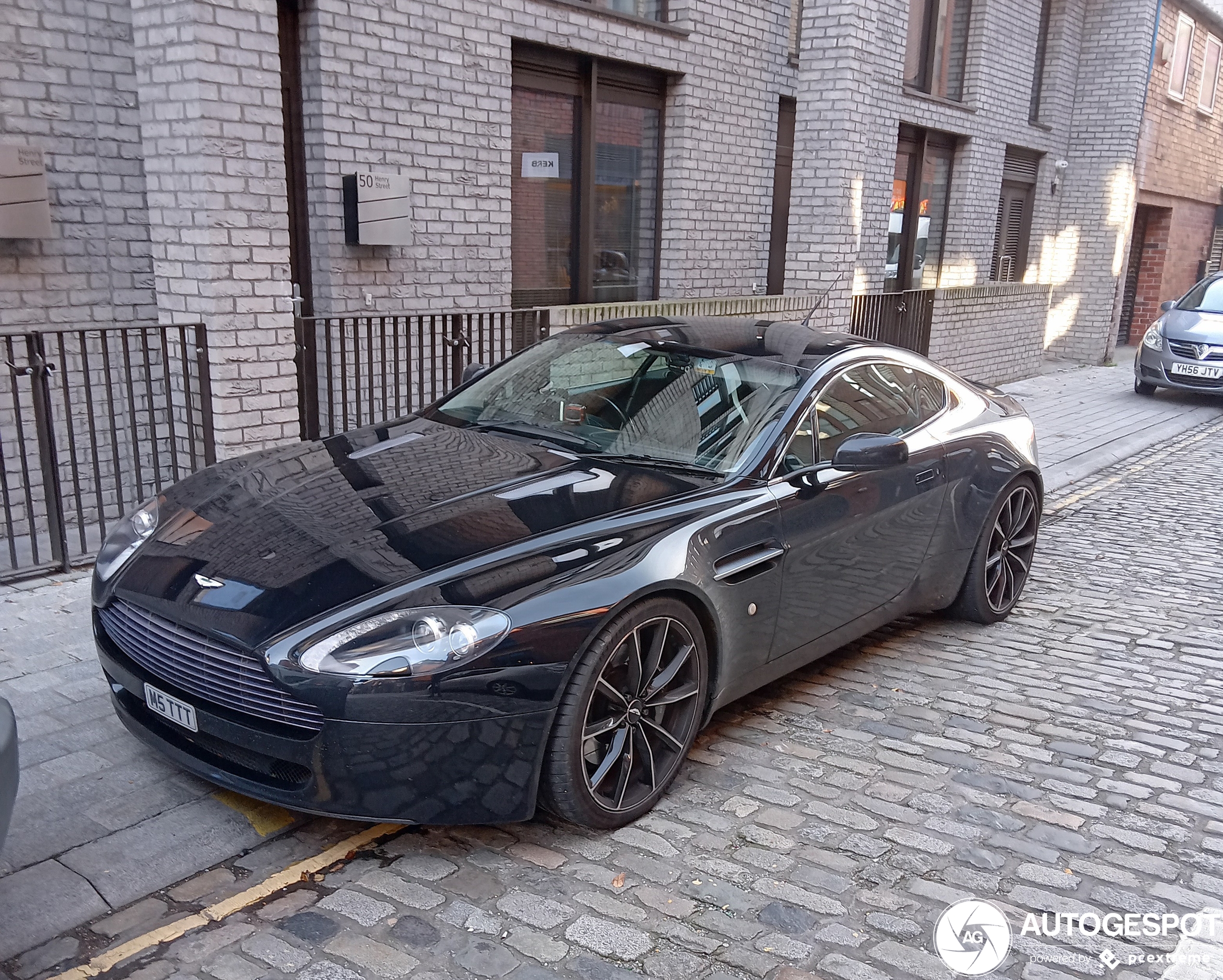 Aston Martin V8 Vantage