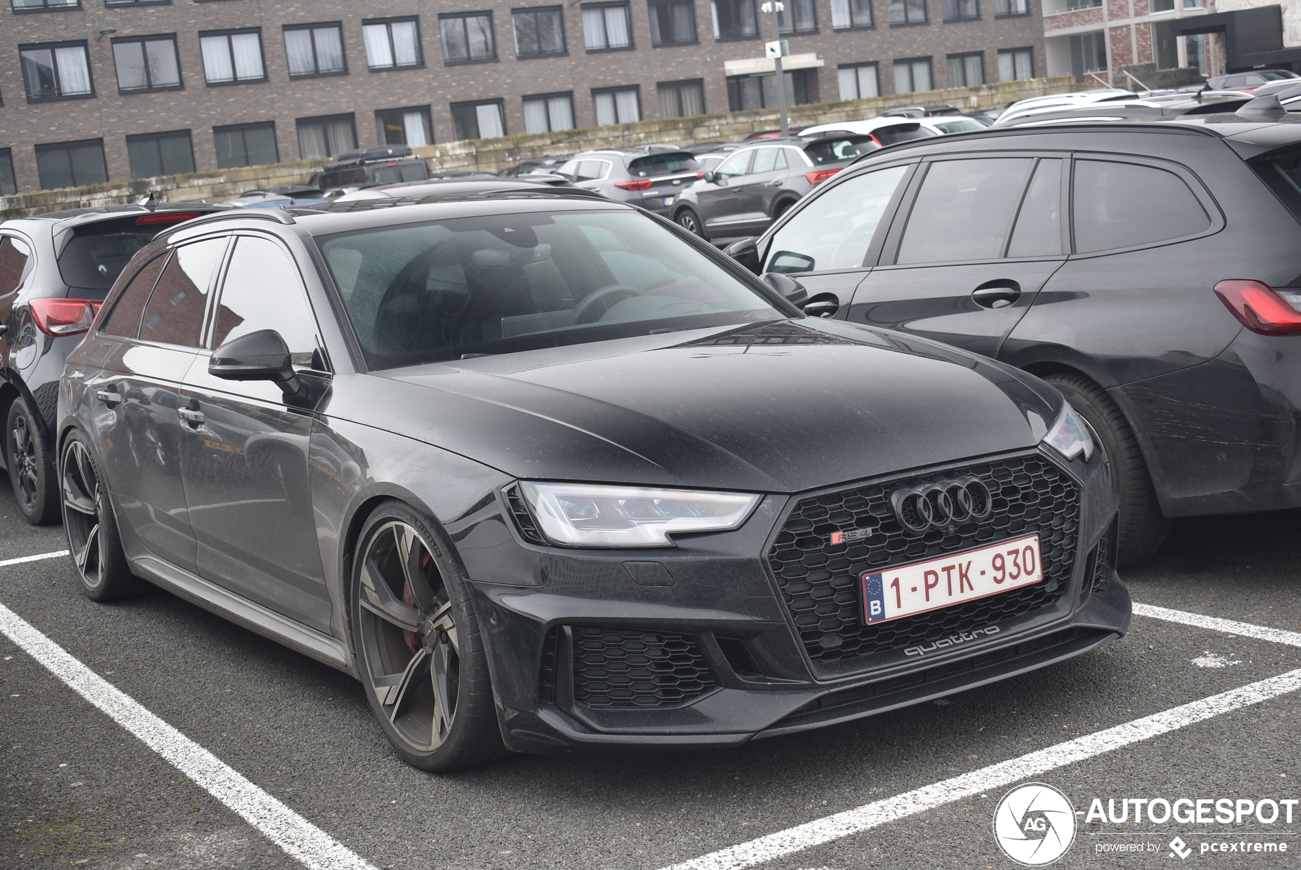 Audi RS4 Avant B9