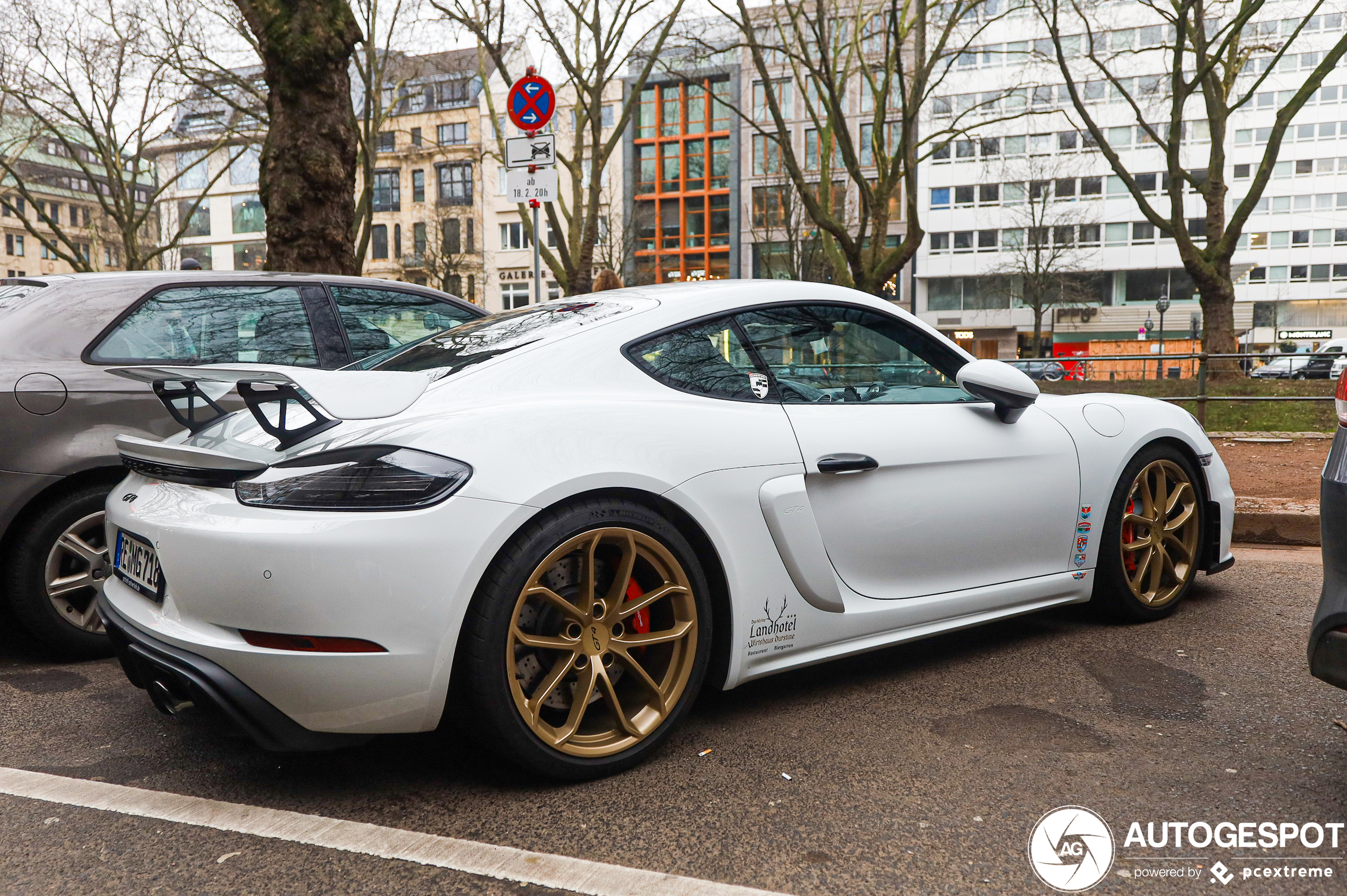 Porsche 718 Cayman GT4