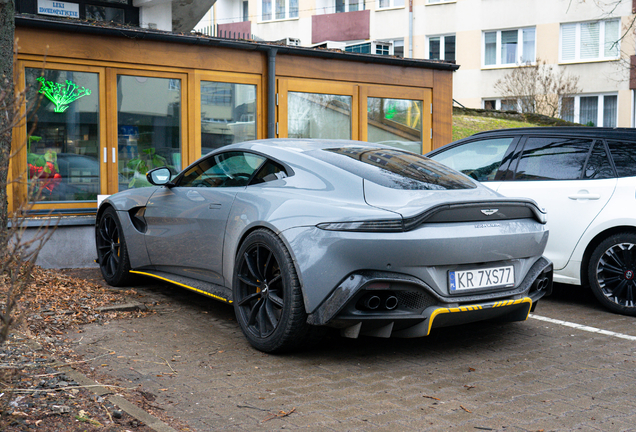 Aston Martin V8 Vantage 2021 007 Edition