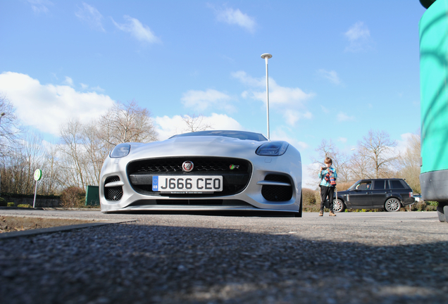 Jaguar F-TYPE R Coupé 2017