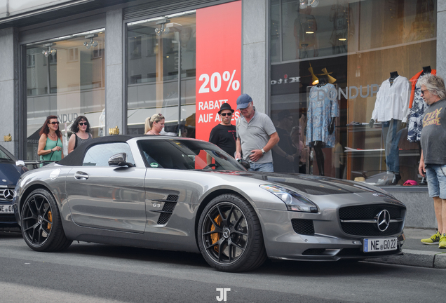 Mercedes-Benz SLS AMG GT Roadster Final Edition