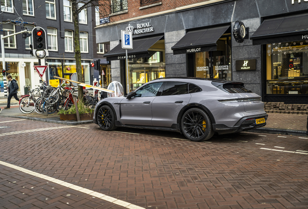 Porsche Taycan Turbo S Cross Turismo