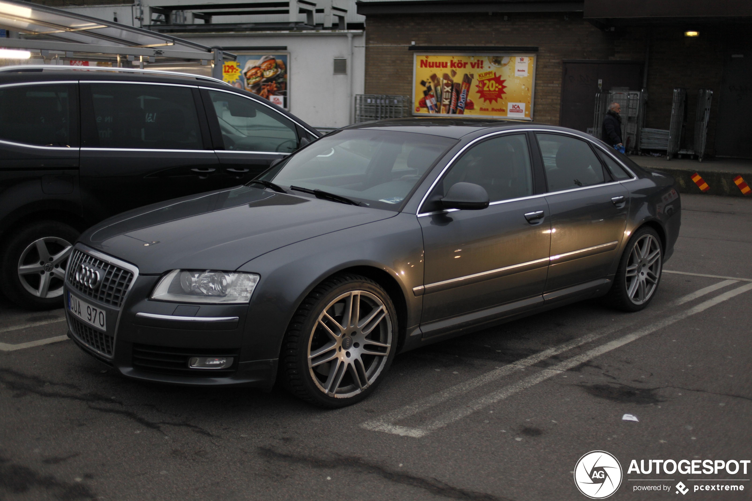 Audi S8 D3