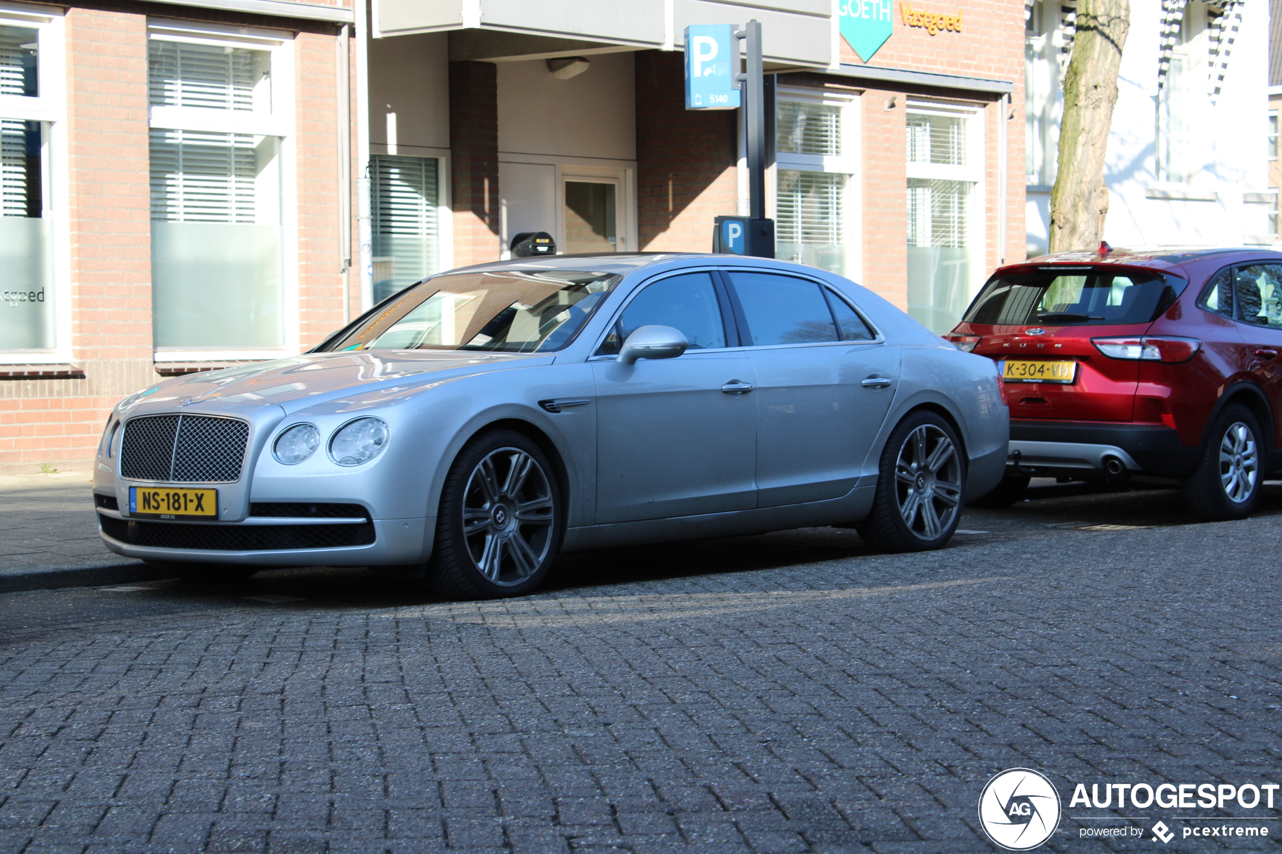 Bentley Flying Spur V8