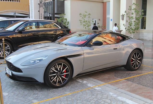 Aston Martin DB11