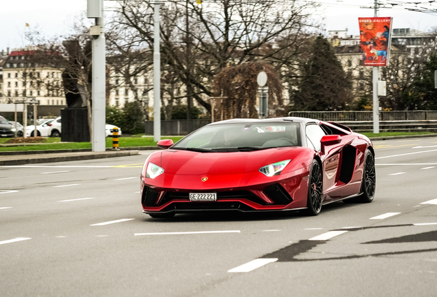 Lamborghini Aventador S LP740-4 Roadster