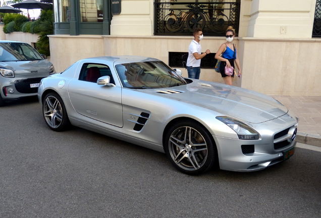 Mercedes-Benz SLS AMG