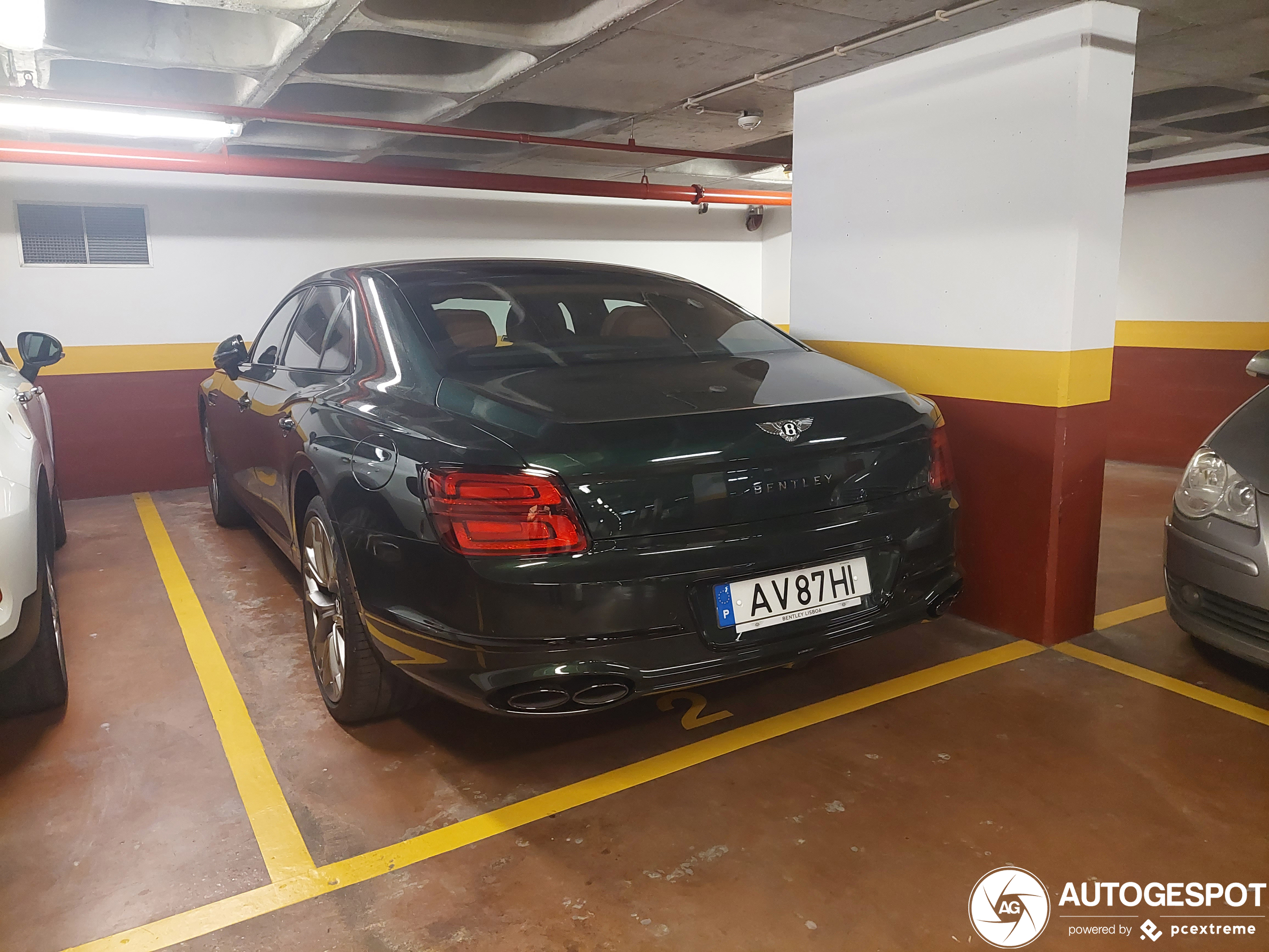 Bentley Flying Spur Hybrid