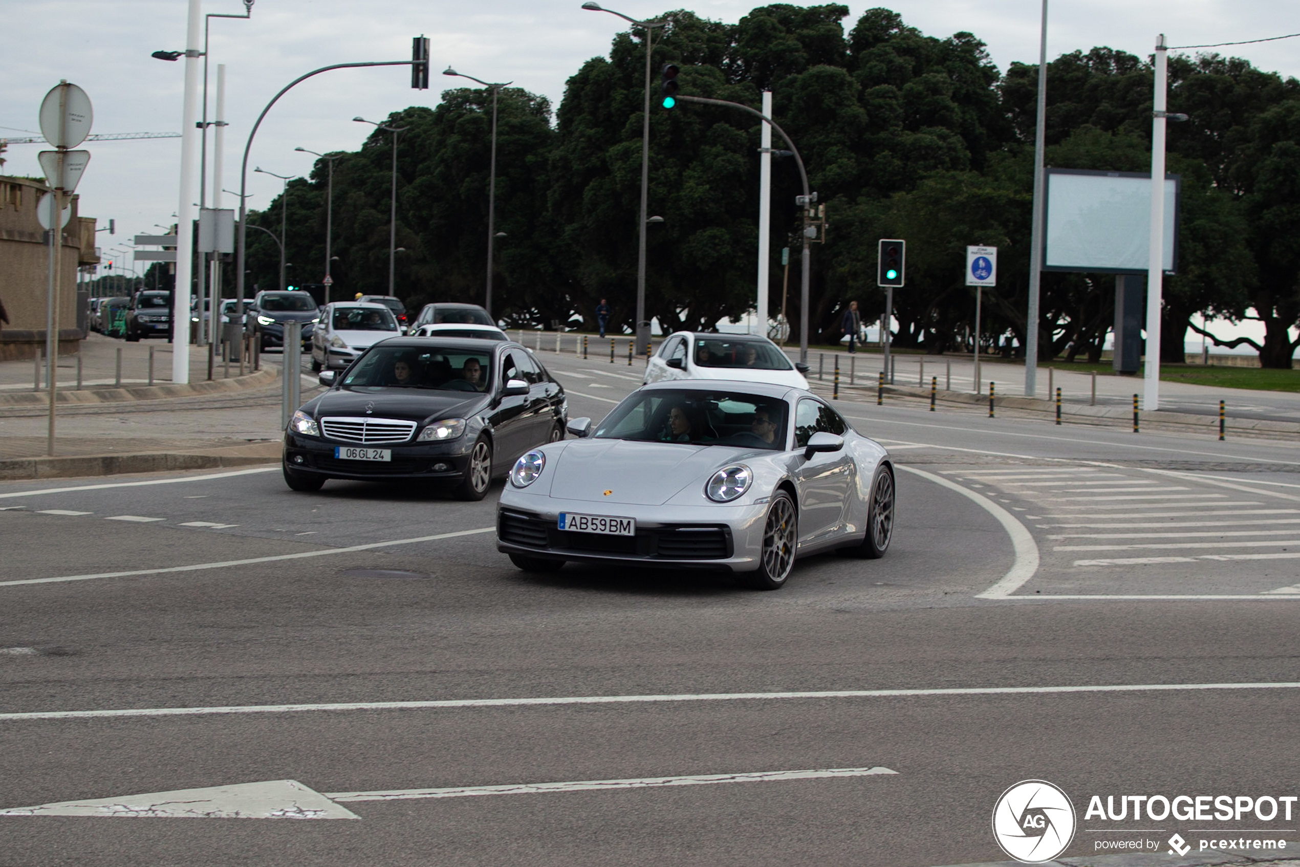 Porsche 992 Carrera 4S