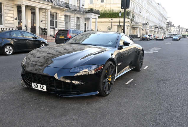 Aston Martin V8 Vantage 2018