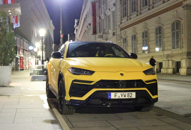 Lamborghini Urus