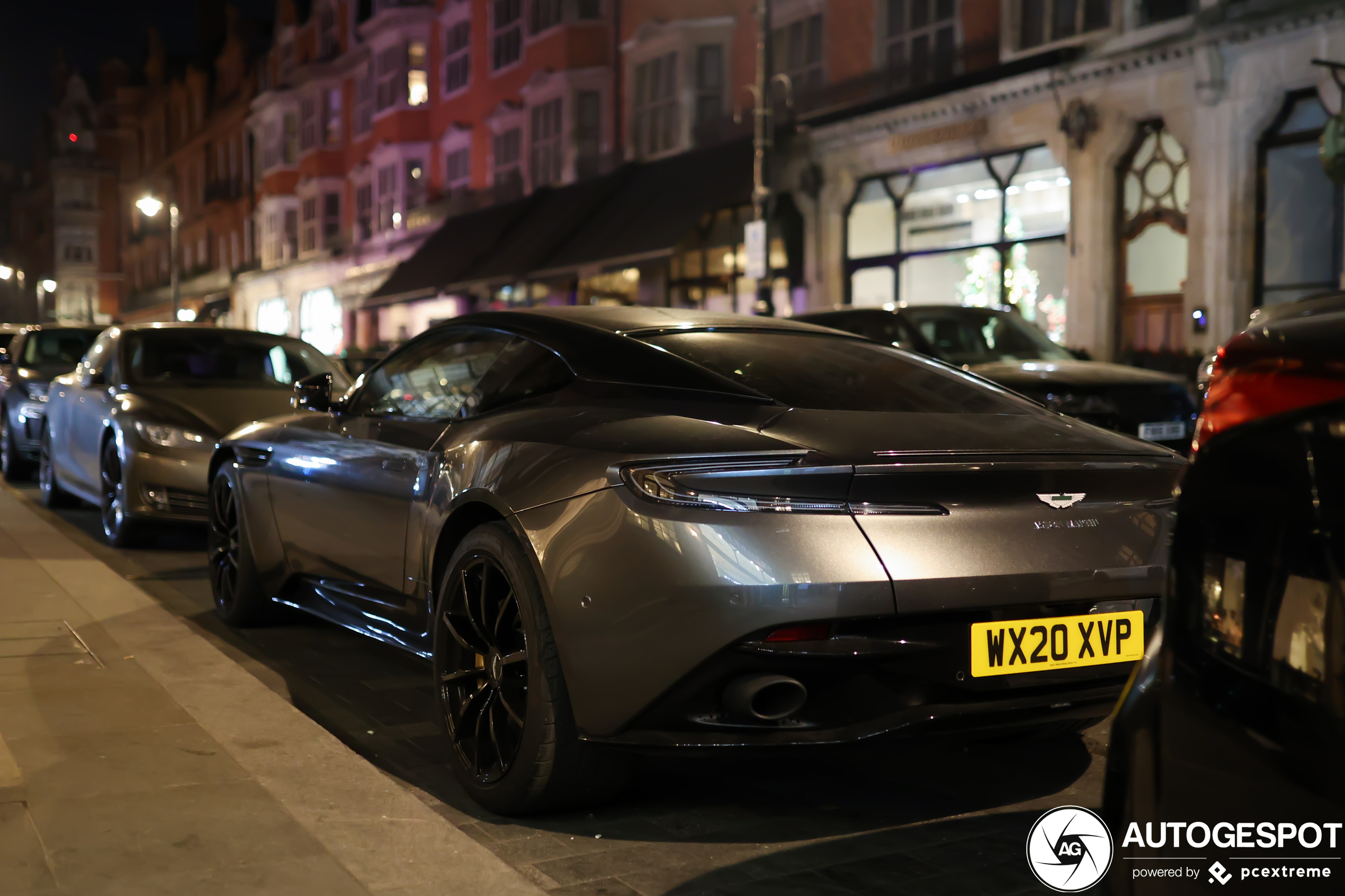 Aston Martin DB11 AMR