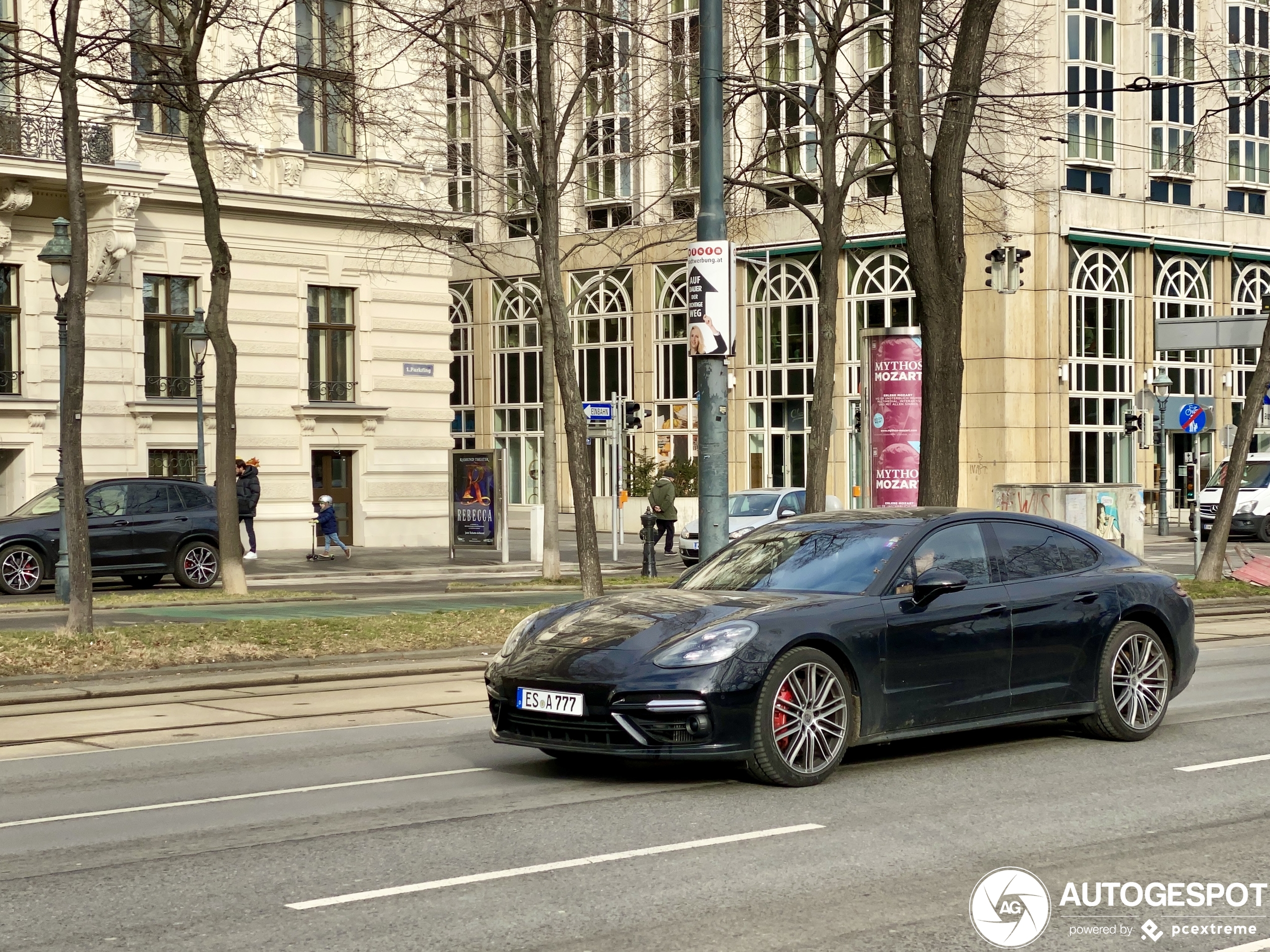 Porsche 971 Panamera Turbo