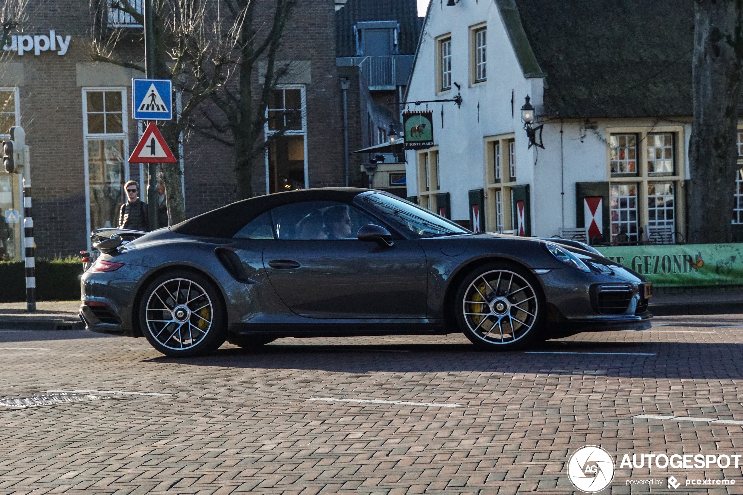 Porsche 991 Turbo S Cabriolet MkII