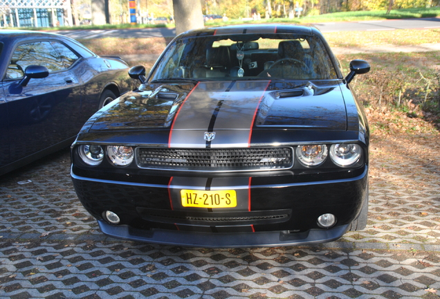 Dodge Challenger SRT-8