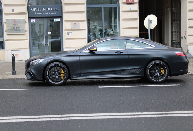 Mercedes-AMG S 63 Coupé C217 2018 Yellow Night Edition