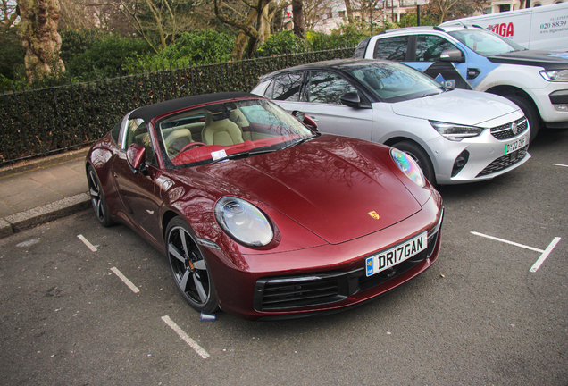 Porsche 992 Targa 4S Heritage Design Edition