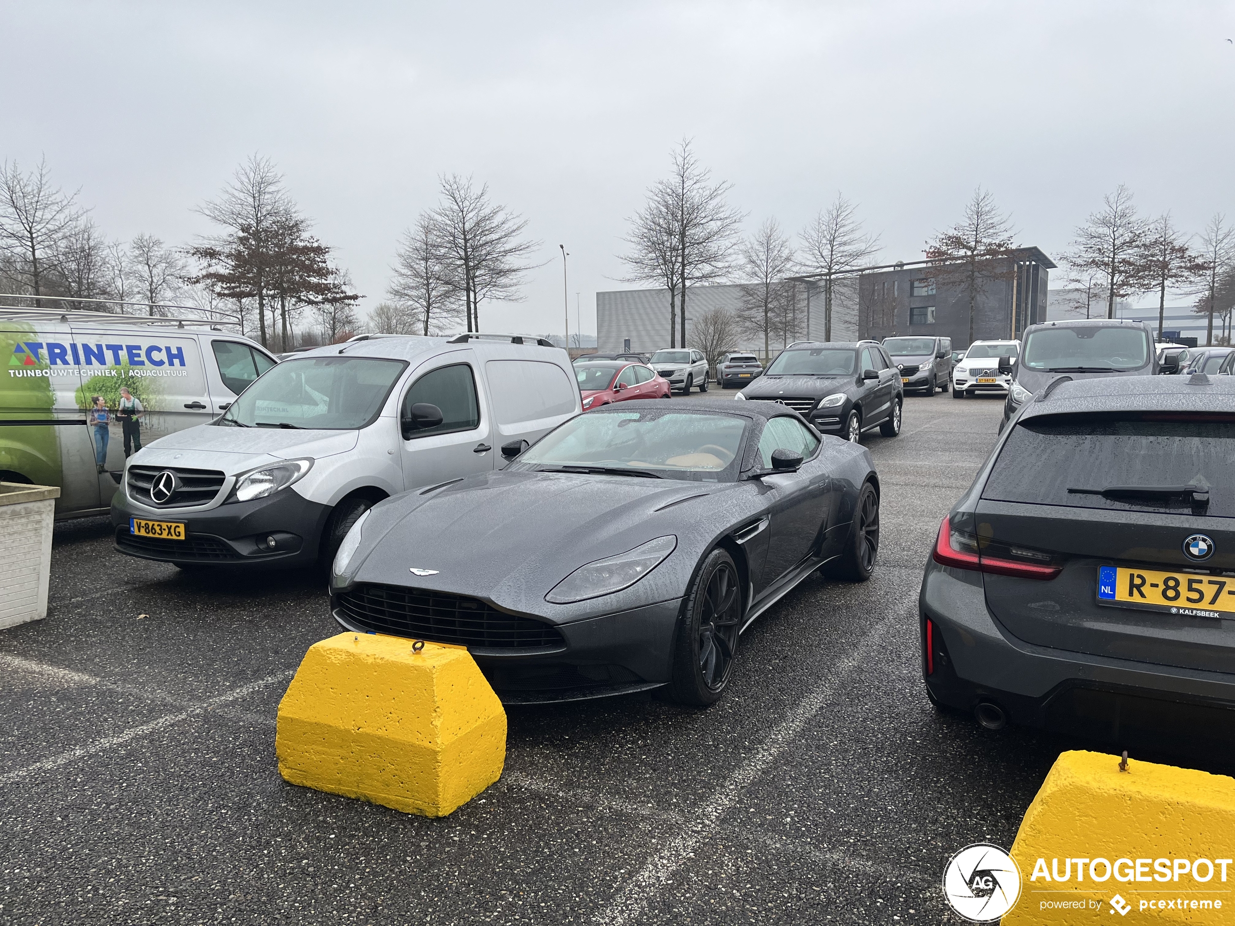 Aston Martin DB11 V8 Volante