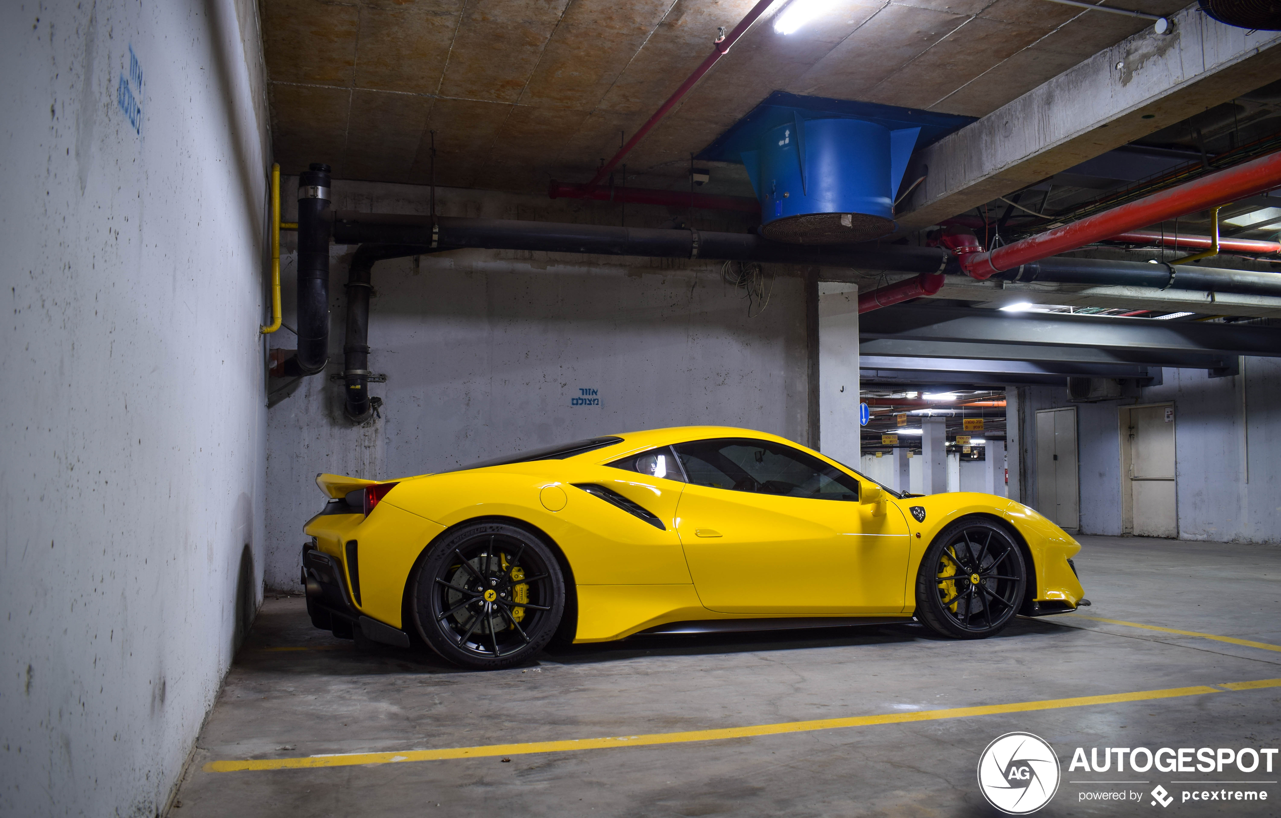 Ferrari 488 Pista