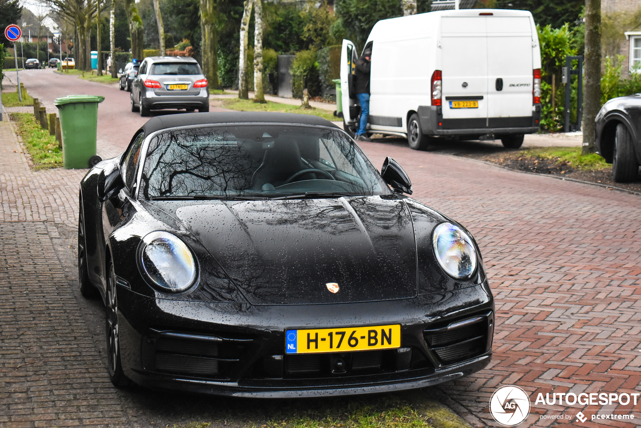 Porsche 992 Carrera 4S Cabriolet