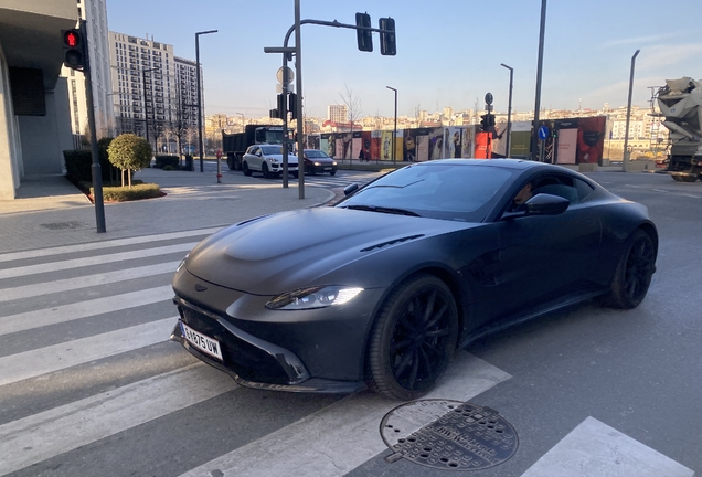 Aston Martin V8 Vantage 2018