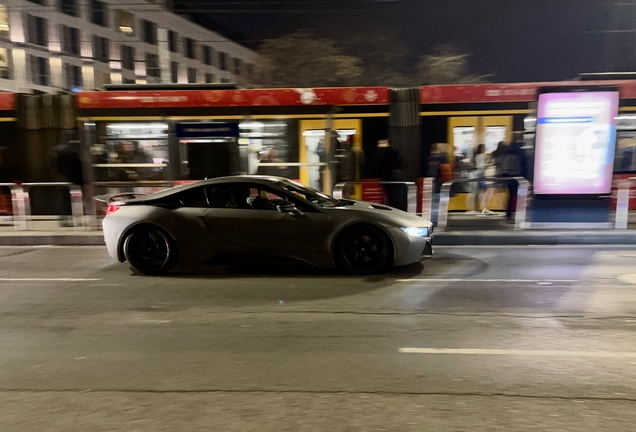 BMW i8