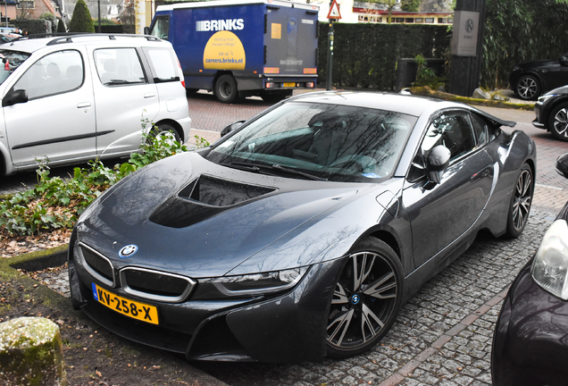 BMW i8