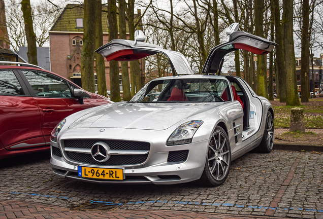 Mercedes-Benz SLS AMG