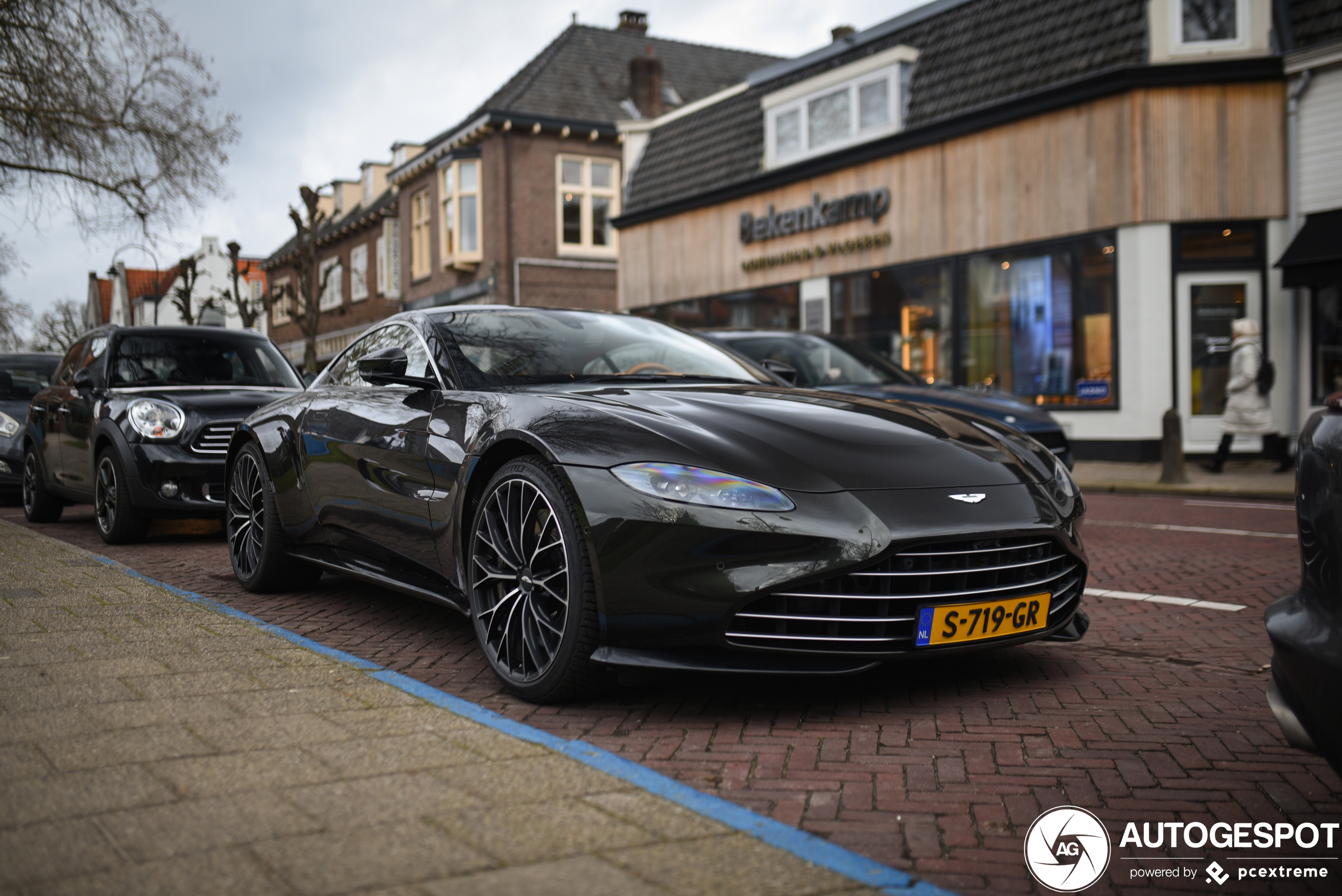 Aston Martin V8 Vantage 2018