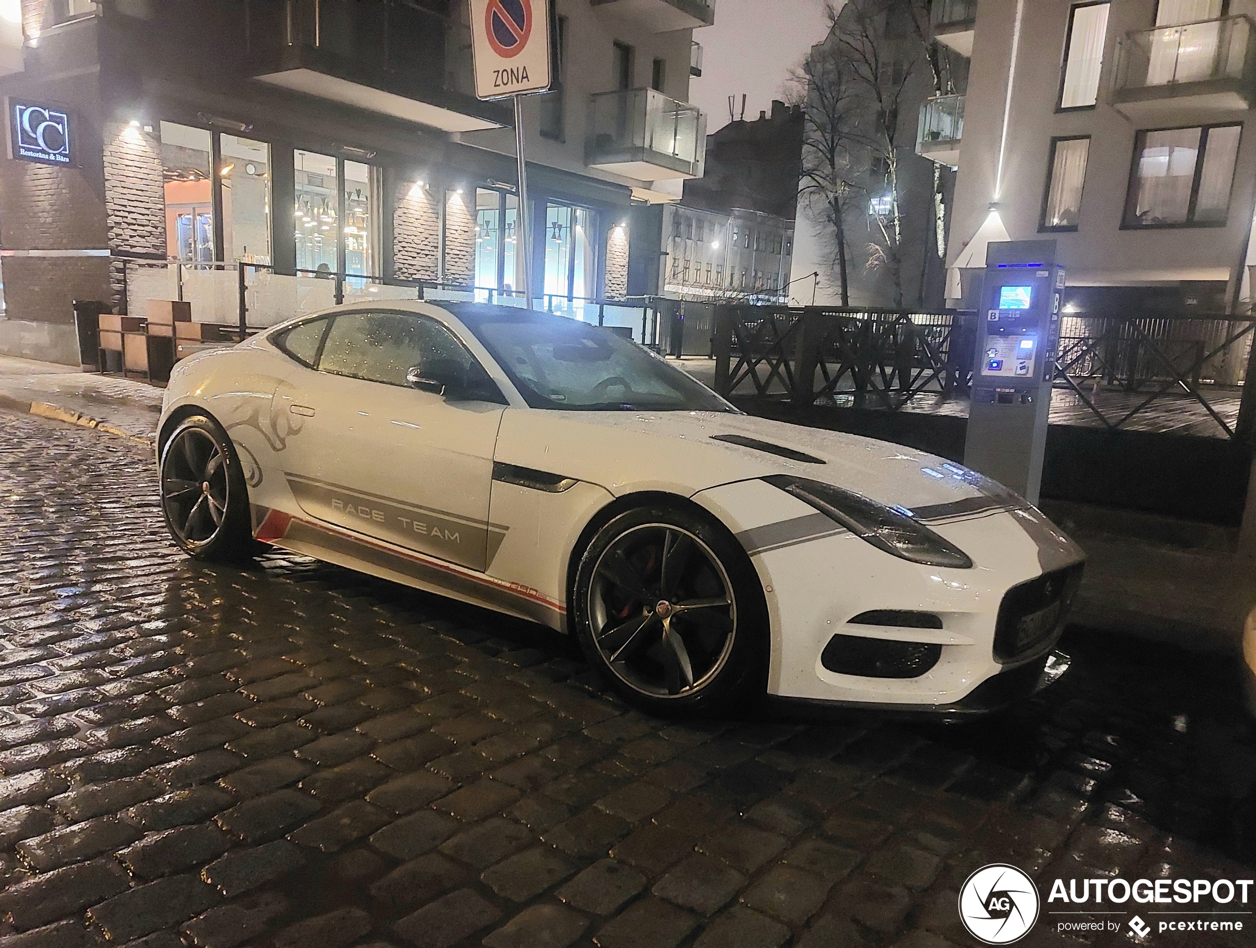 Jaguar F-TYPE R Coupé 2017