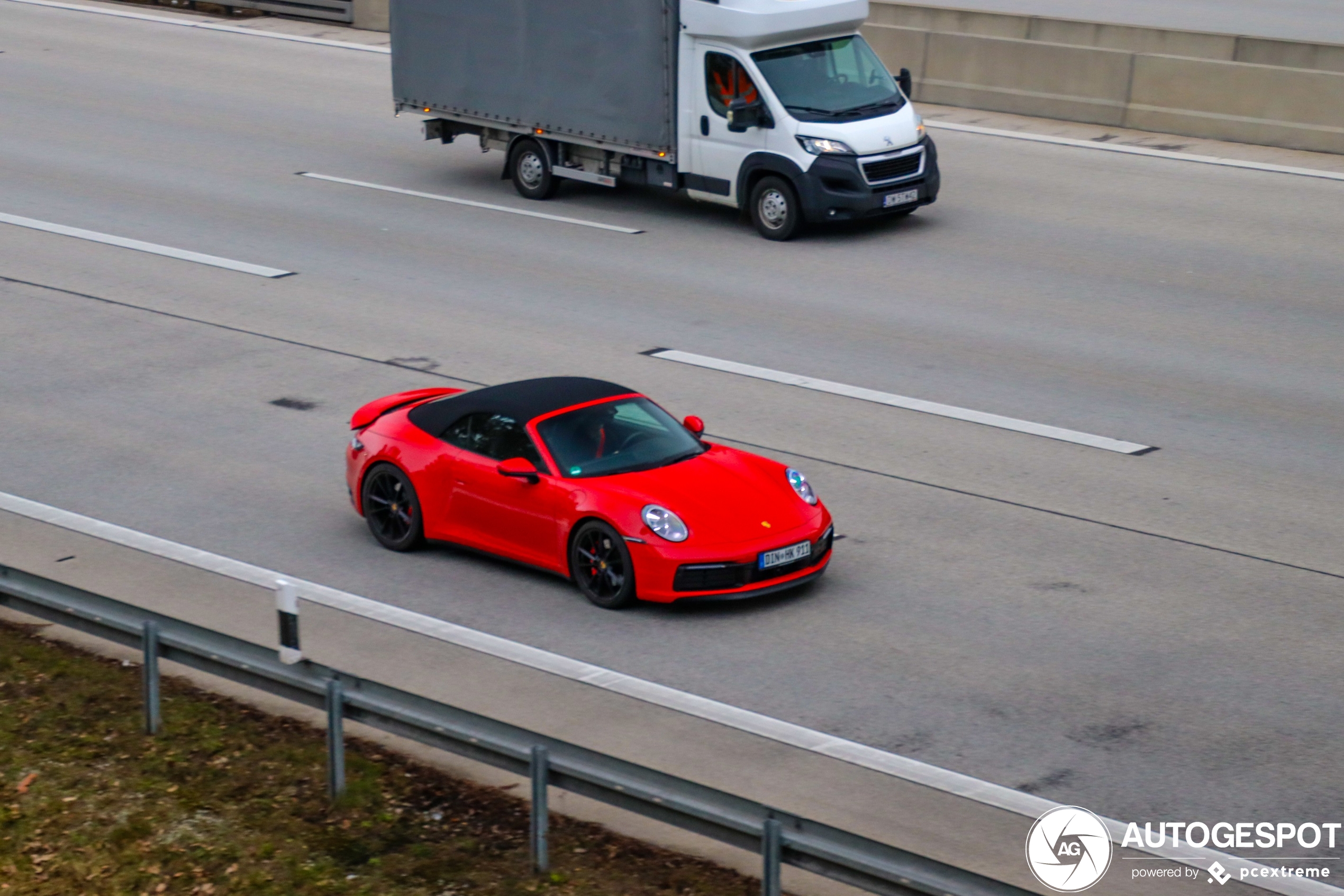 Porsche 992 Carrera 4S Cabriolet