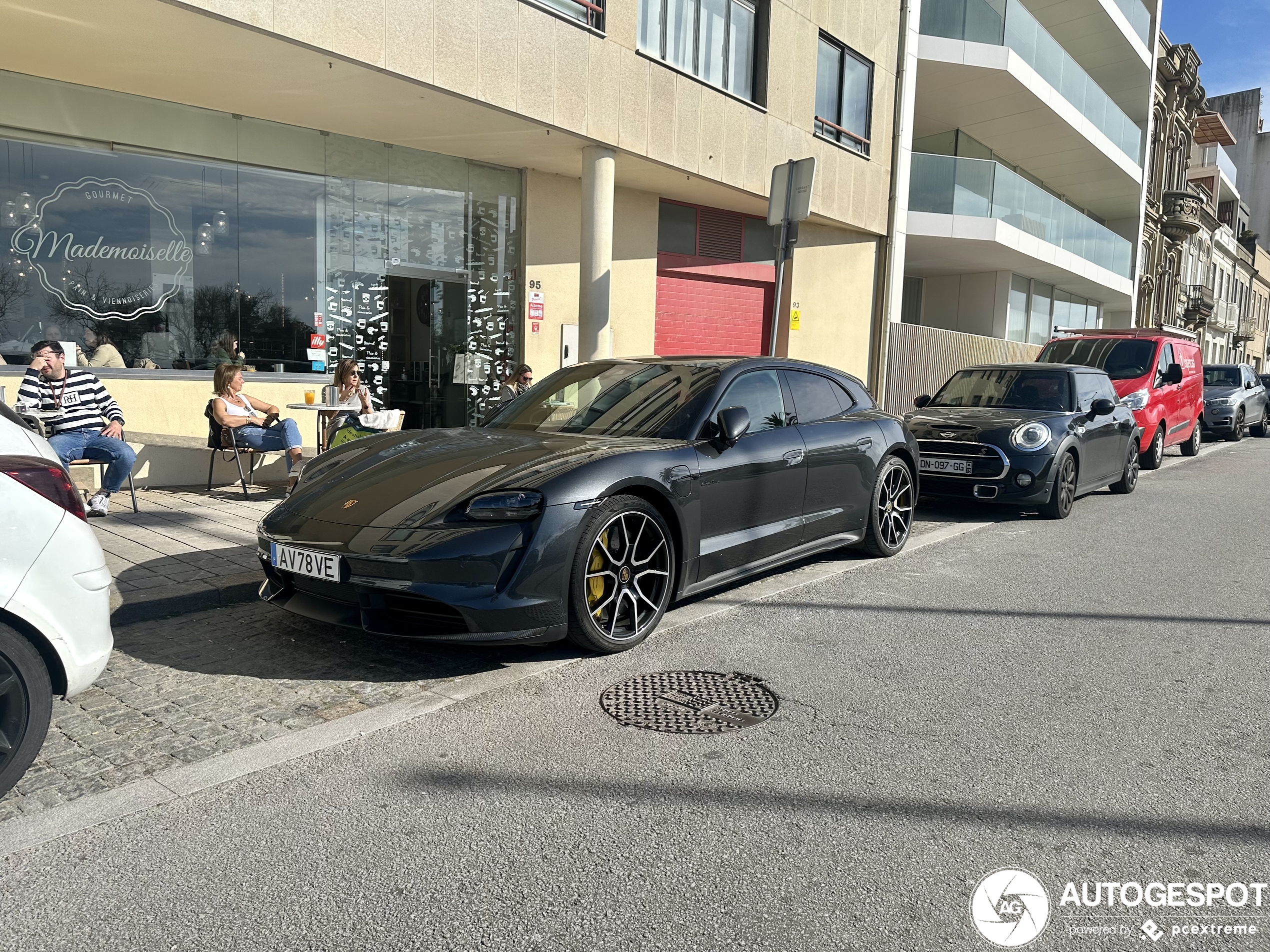 Porsche Taycan Turbo S Sport Turismo