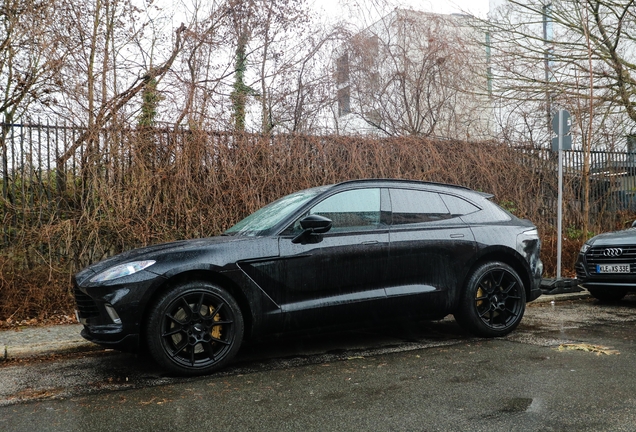 Aston Martin DBX