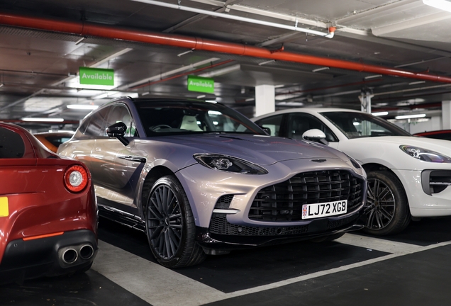 Aston Martin DBX707