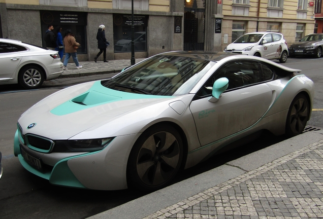 BMW i8