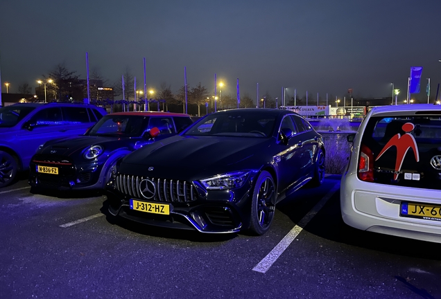 Mercedes-AMG GT 63 S X290