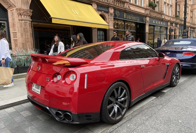 Nissan GT-R 2012