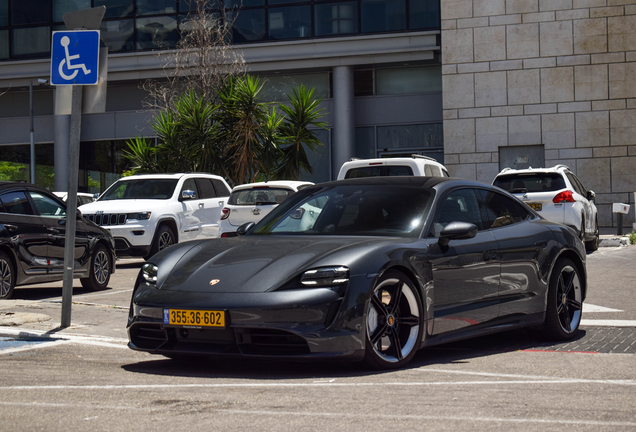 Porsche Taycan Turbo