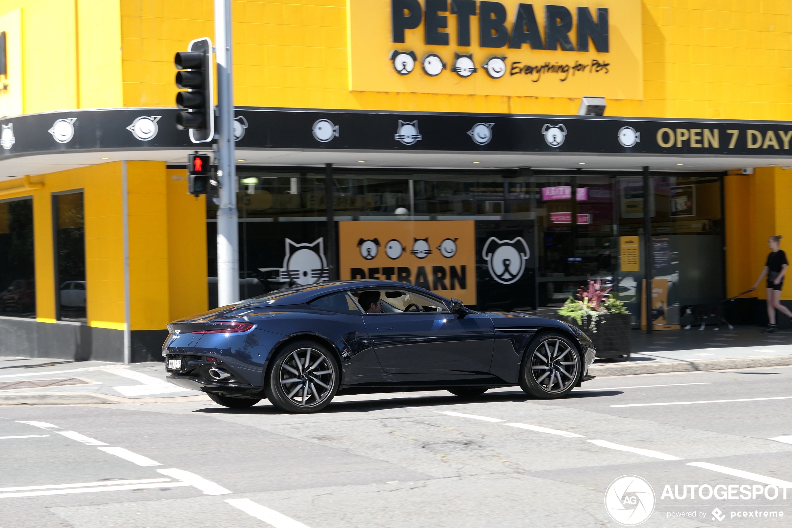 Aston Martin DB11