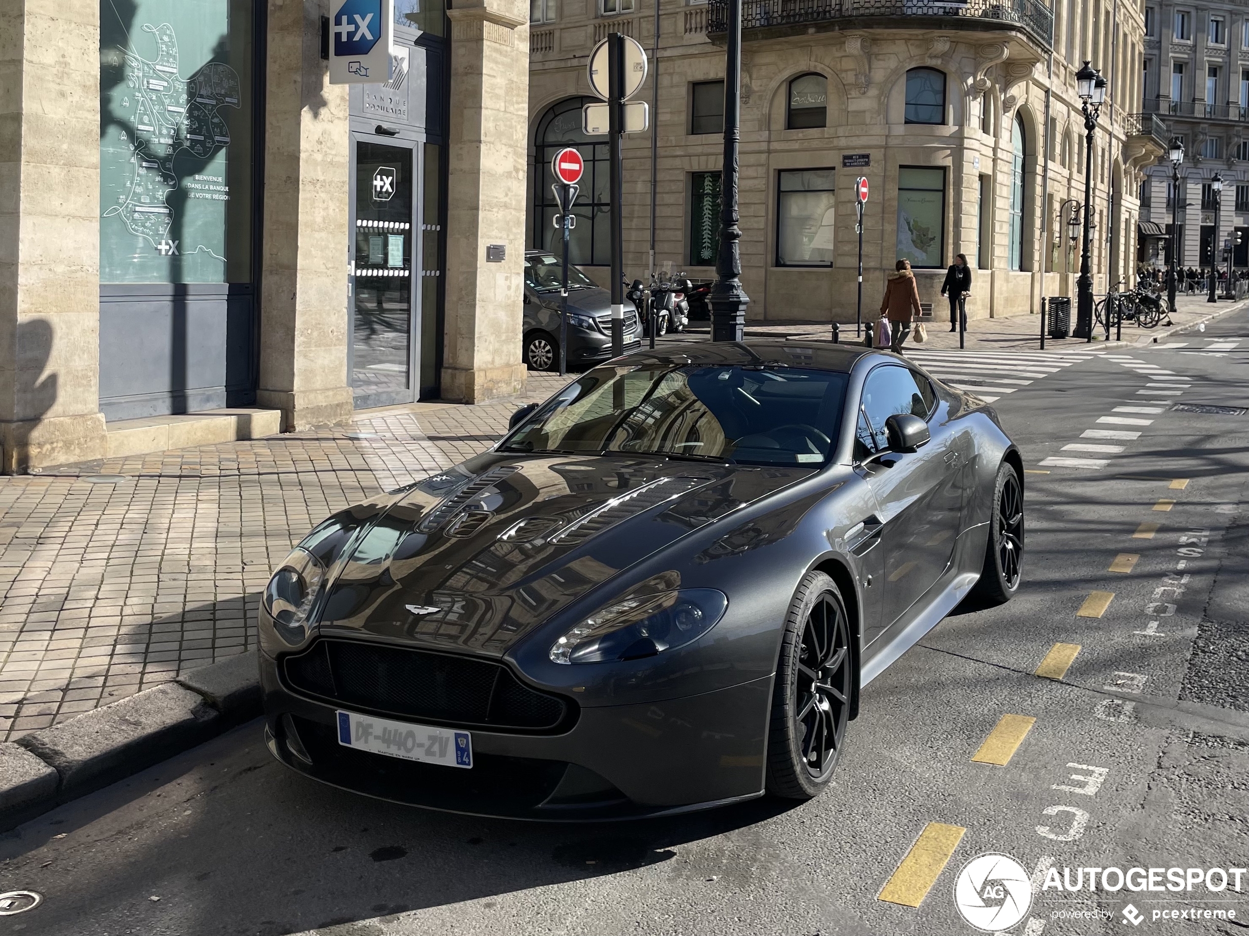 Aston Martin V12 Vantage S