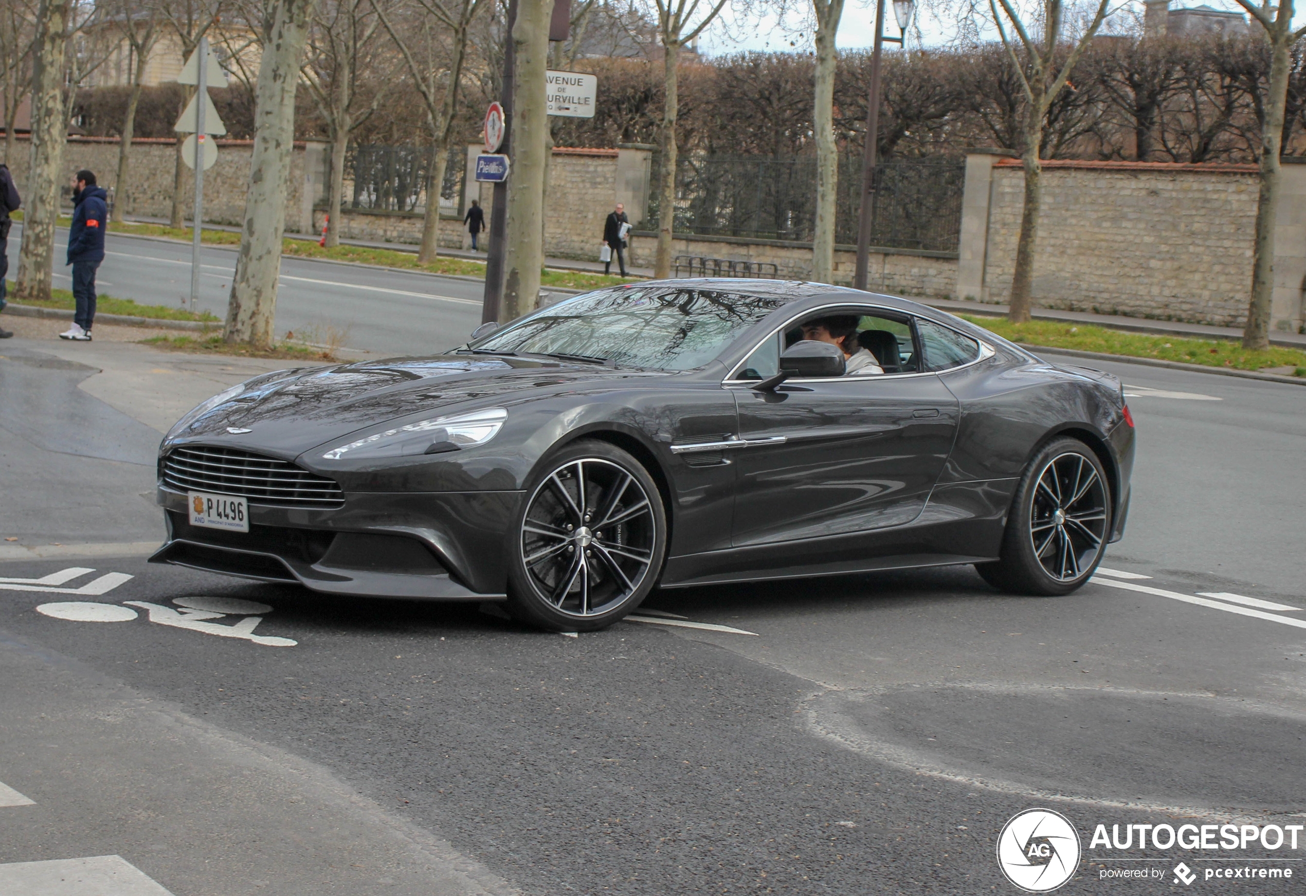 Aston Martin Vanquish 2013