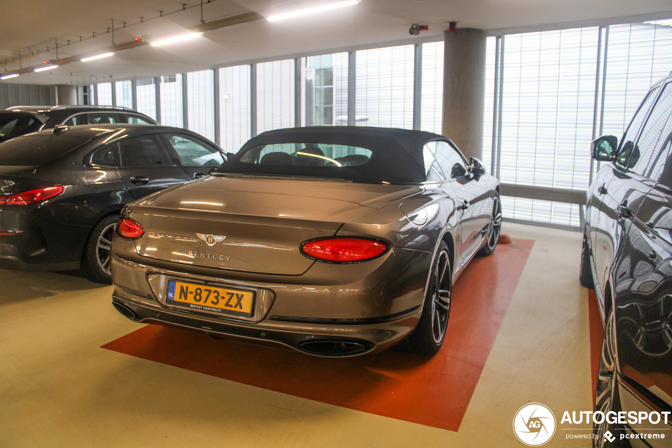 Bentley Continental GTC 2019