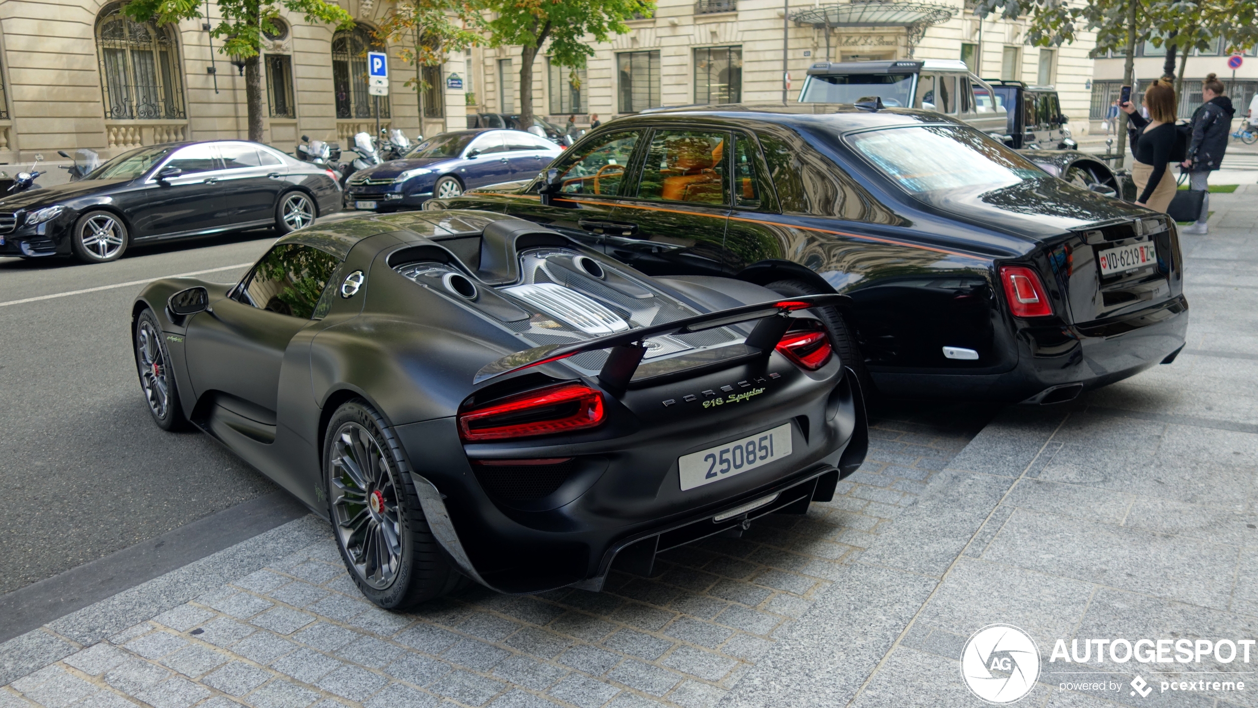 Porsche 918 Spyder Weissach Package