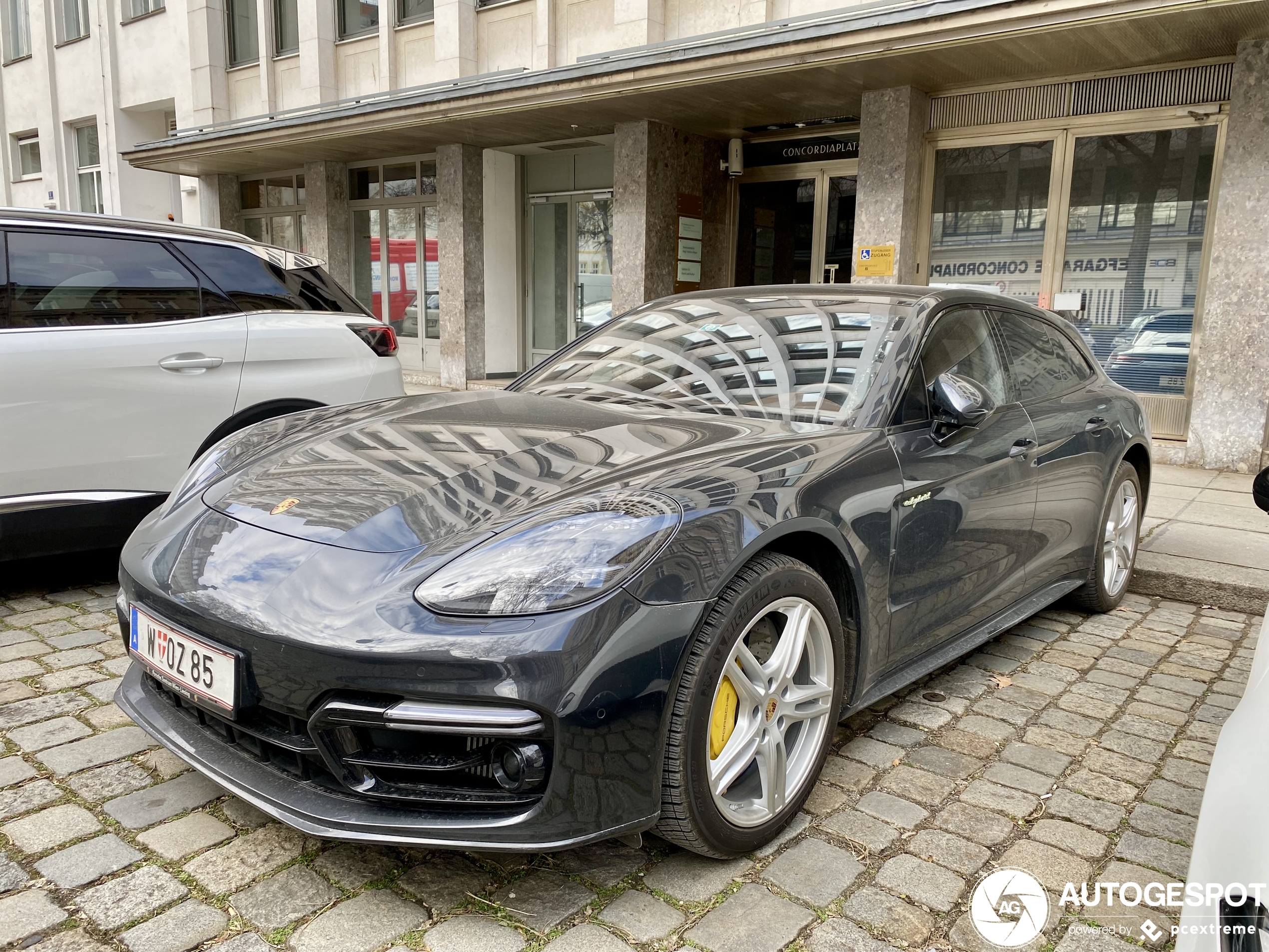 Porsche 971 Panamera Turbo S E-Hybrid Sport Turismo