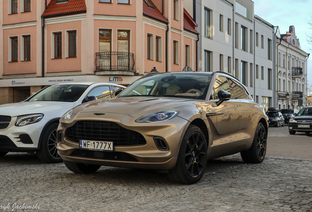 Aston Martin DBX