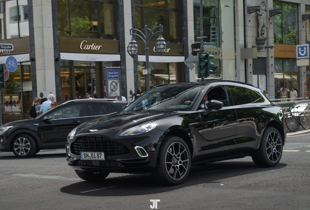 Aston Martin DBX