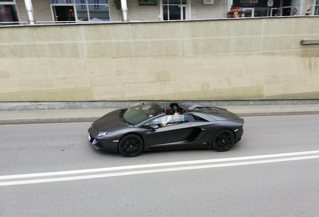 Lamborghini Aventador LP700-4 Roadster