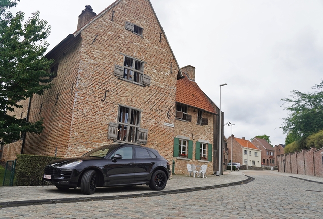 Porsche 95B Macan GTS